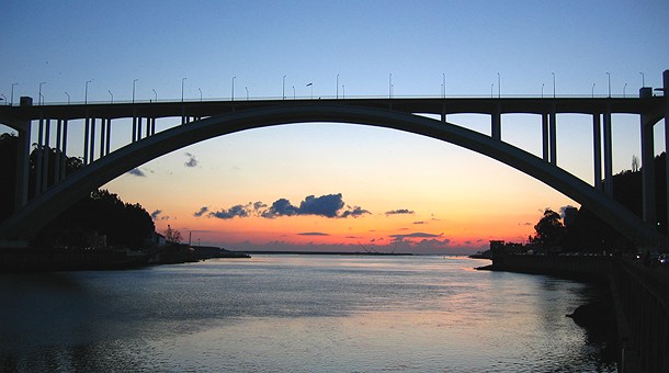 Atardecer en el puente, Oporto