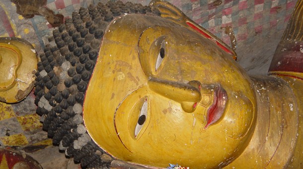 Buda recostado