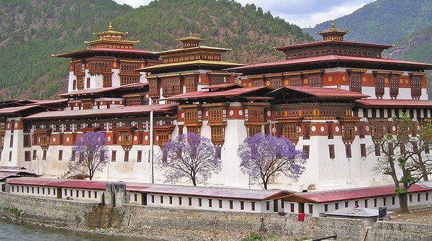 Monasterio de Punakha construido en el s.XVII entre sus dos ríos, el MO Chhu y el Pho Chhu