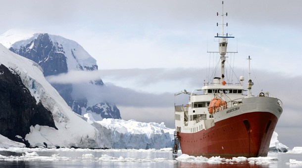 Nave Antartic Dream