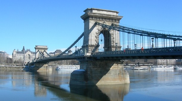 external image puente-cadenas-budapest.jpg