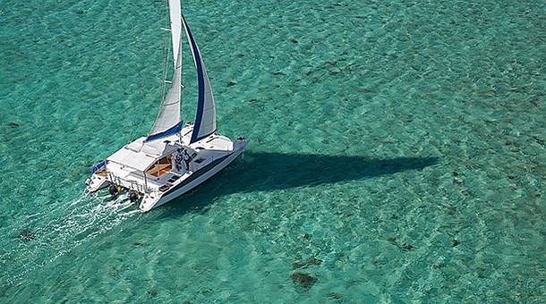 Surcando las aguas trasnparentes Surcando las aguas trasnparentes