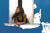 Asomandose a la ventana