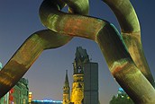 Berlín, Memorial Church y escultura