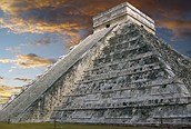 Chichén Itzá al amanecer