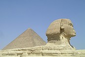 Esfinge y Pirámide cerca de El Cairo