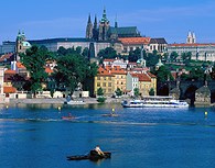 Castillo de Praga desde el río Moldava