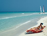 Descansando en la playa de Varadero Descansando en la playa de Varadero