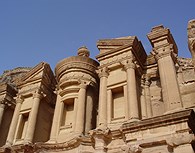 Detalle de la entrada a Petra