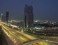 Shiek Zayed  Road de noche Dubai