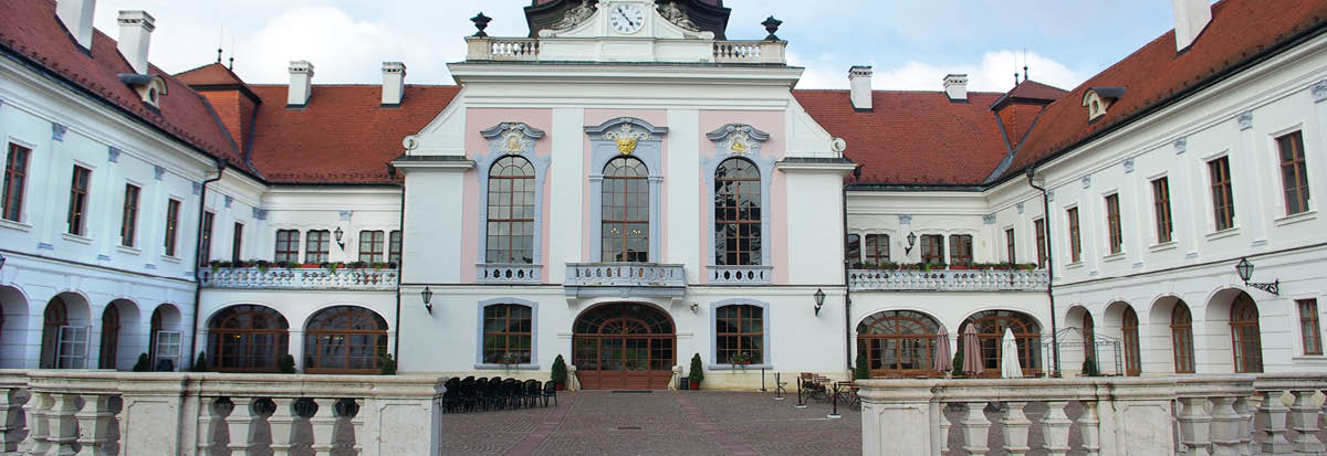 The palace at Gödöllő was originally built for the aristocratic Grassalkovich family, later Franz Josef, Emperor of Austria and King of Hungary and his wife Elisabeth ( Sisi ) had their summer residence here 