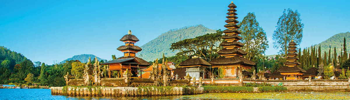 Pura Ulun Danu Temple on lake Brataan