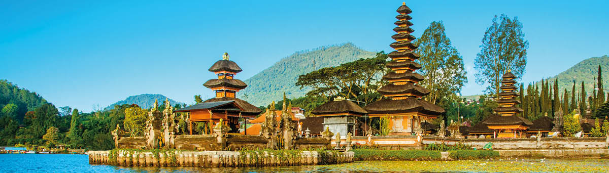 Pura Ulun Danu Temple on lake Brataan